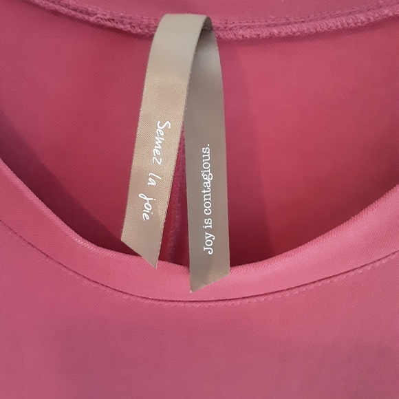 Pink top - Picture 5 of 6